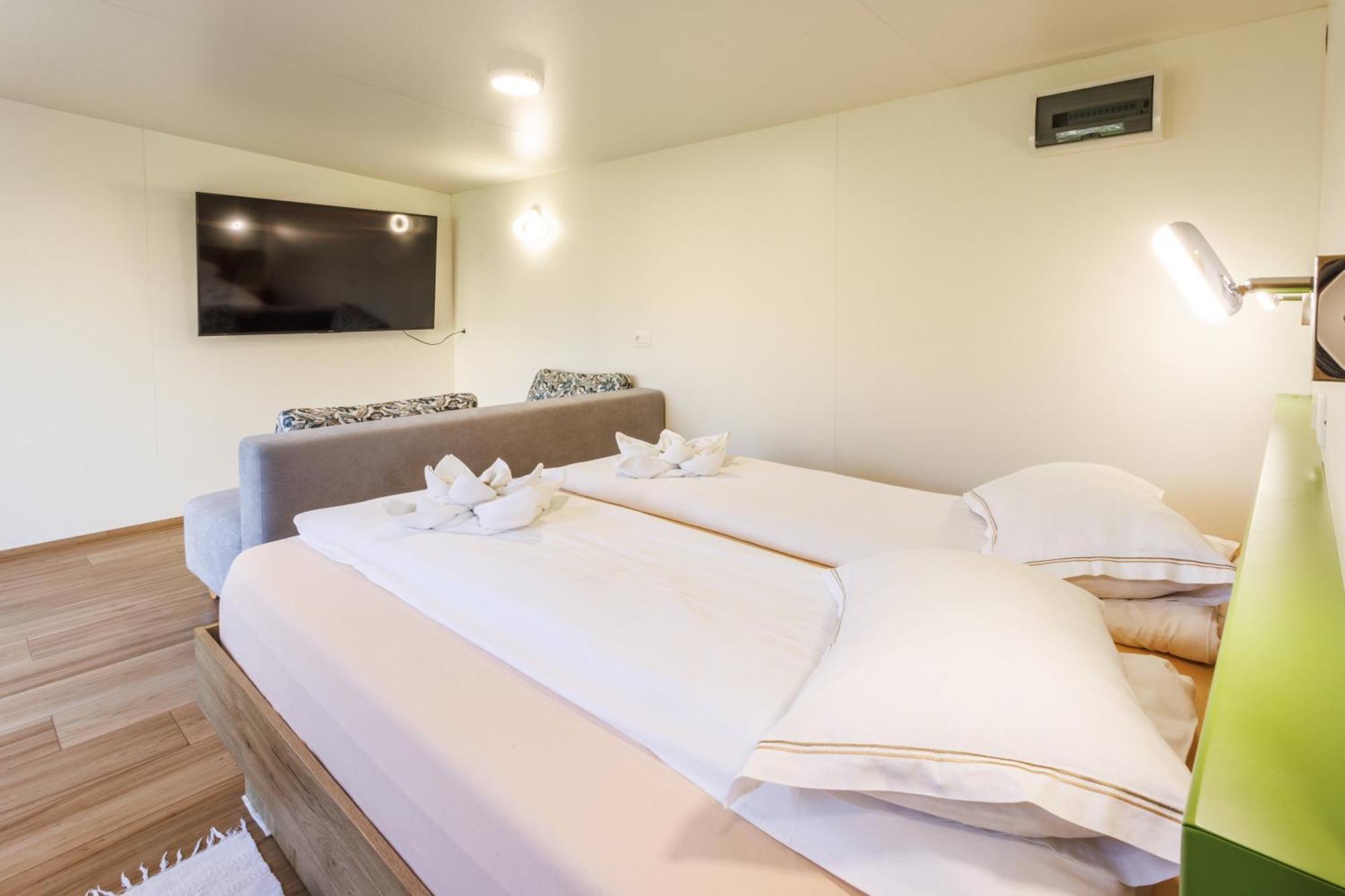 Mobile House Vegov Hram Hotel Dol pri Ljubljani Eksteriør billede