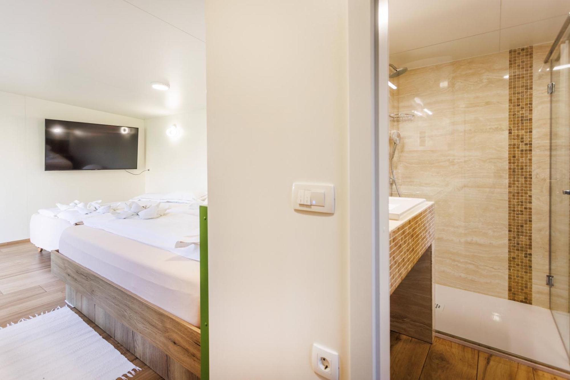 Mobile House Vegov Hram Hotel Dol pri Ljubljani Eksteriør billede