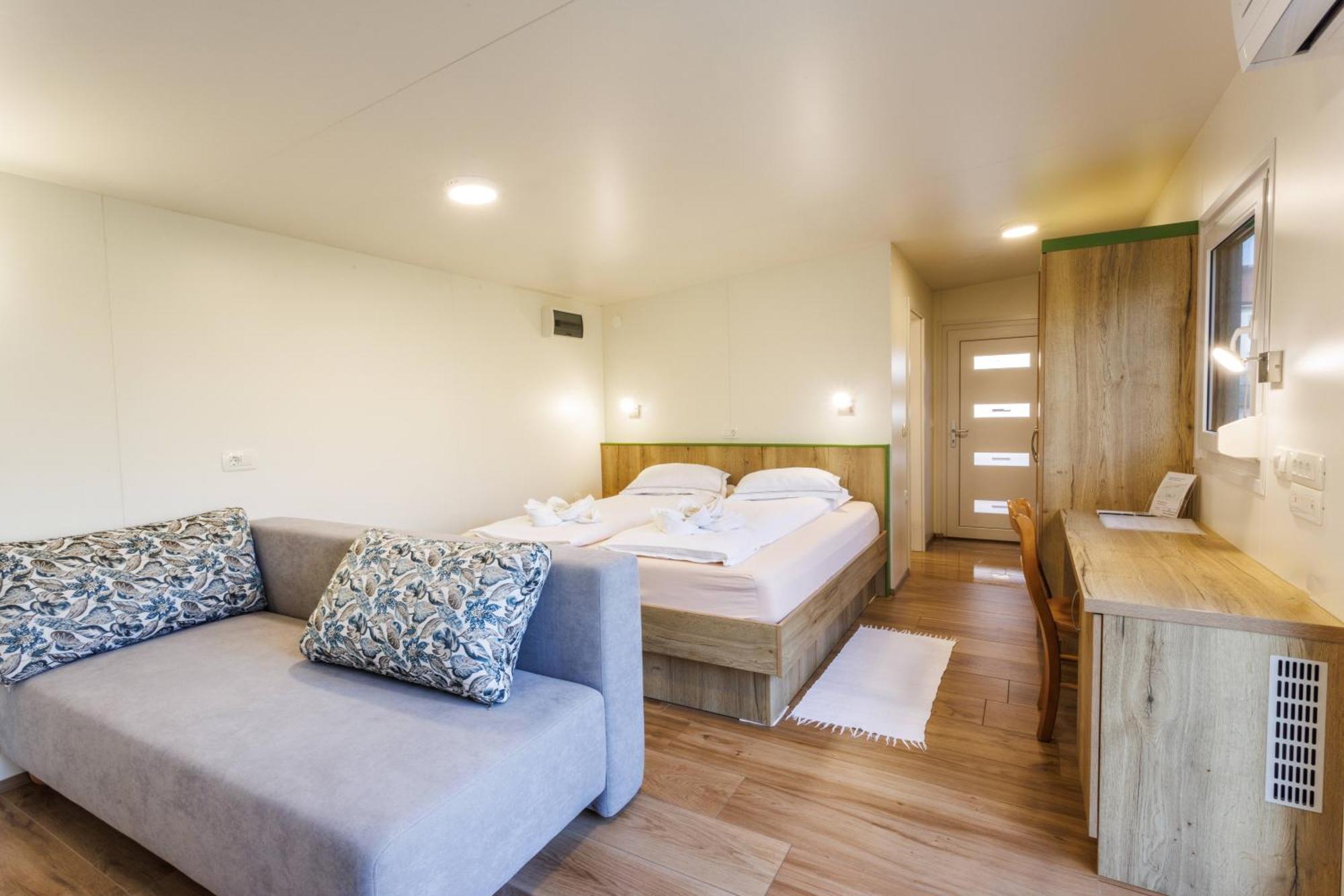 Mobile House Vegov Hram Hotel Dol pri Ljubljani Eksteriør billede