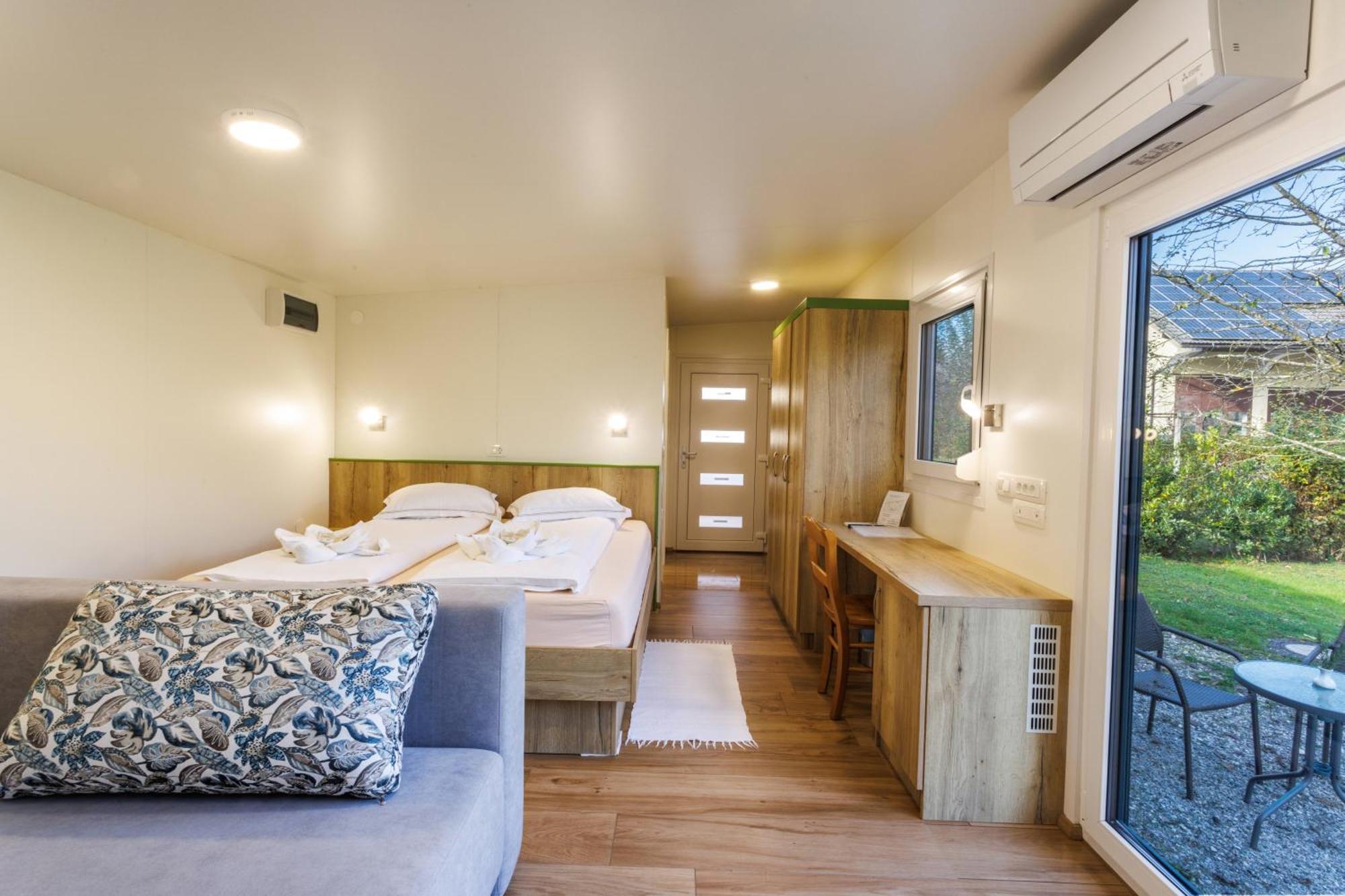 Mobile House Vegov Hram Hotel Dol pri Ljubljani Eksteriør billede
